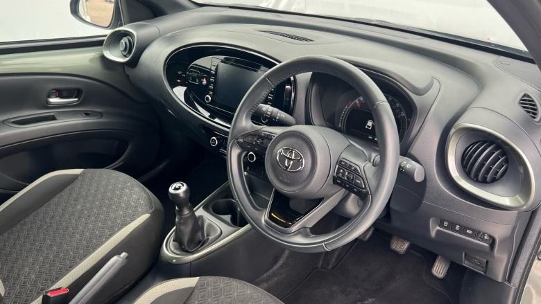 Toyota Aygo X 1.0 VVT-i Edge 5dr Petrol Hatchback